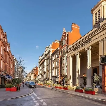 Posh 3 Bedroom Flat With Terrace And Indoor Fireplace In Mayfair, Near Hyde Park Apartment