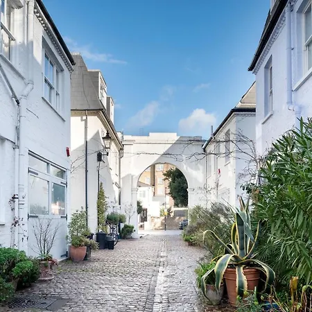 Cobbled Mews - Hyde Park W2 Apartment