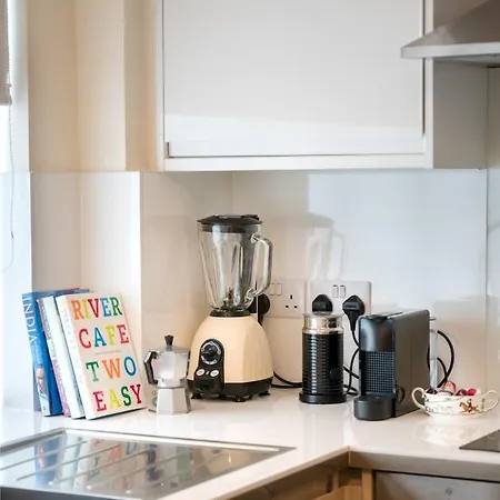 Cobbled Mews - Hyde Park W2 Apartment London