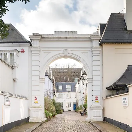 Cobbled Mews - Hyde Park W2 * London