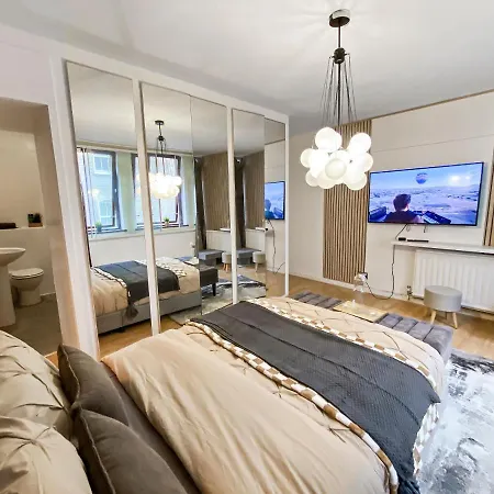 Apartment Charming Gem Ii 2bd 2ba Retreat London
