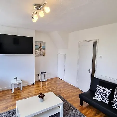 Lovely 2 Bed Flat In S/e London