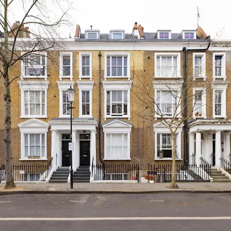 Cosy And Light Flat With A Roof Terrace In Chelsea Apartment