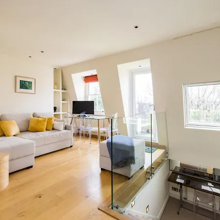 Cosy And Light Flat With A Roof Terrace In Chelsea Apartment *