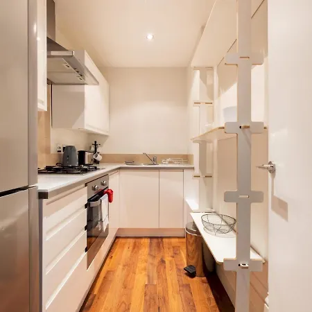 Cosy 1 Bedroom Flat Centrally Located In Chelsea Apartment London