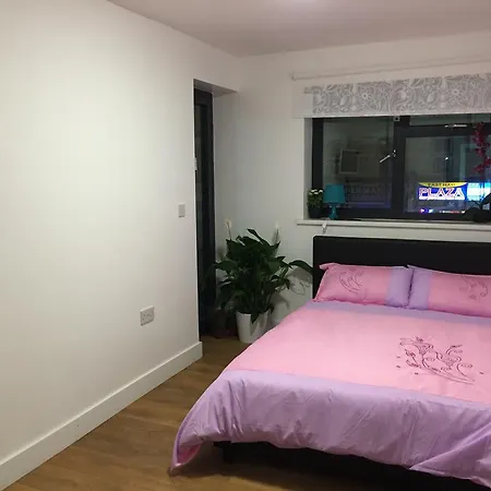 The Luxury Hotel London