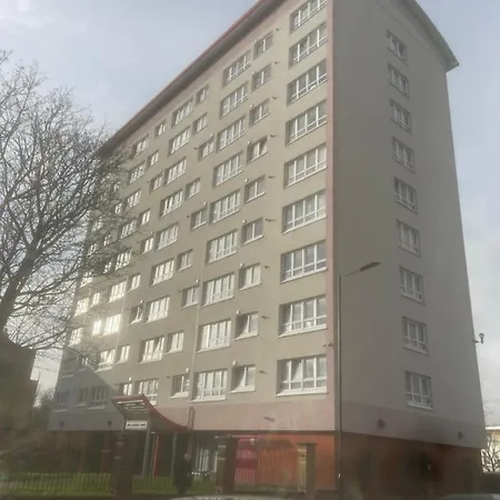 2 Bedroom In Stoke Newington Apartment London