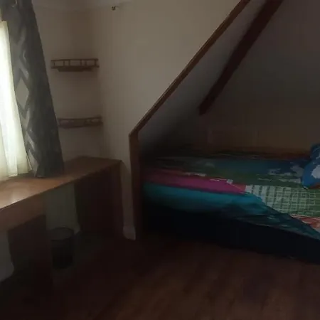 Selsdon Calm Airbnb Homestay *