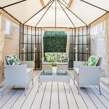 House 10 Mins To Tower Bridge Hot Tub & Parking