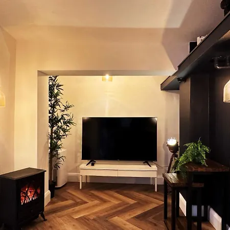Liam Place Near Hyde Park - 1 Double Bed, 1 Sofa Bed, Spacious Apartment, Private Entrance London
