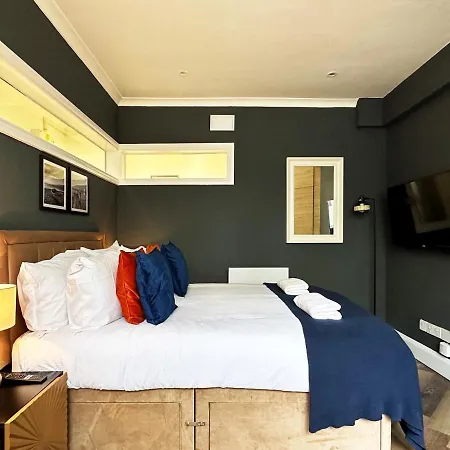 Liam Place Near Hyde Park - 1 Double Bed, 1 Sofa Bed, Spacious Apartment, Private Entrance * London
