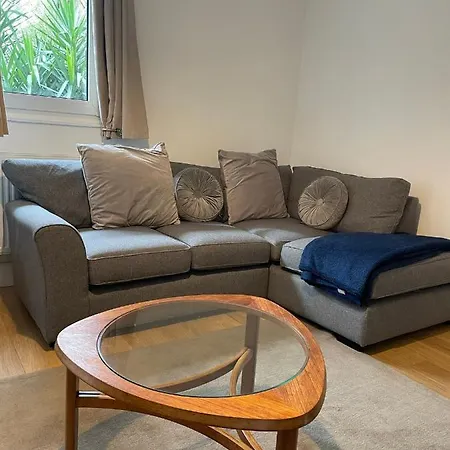 Garden Flat Apartment *