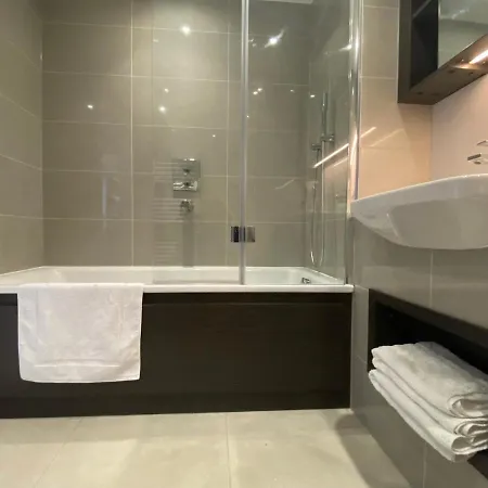 Apartment Club White Bridge One Bedroom London