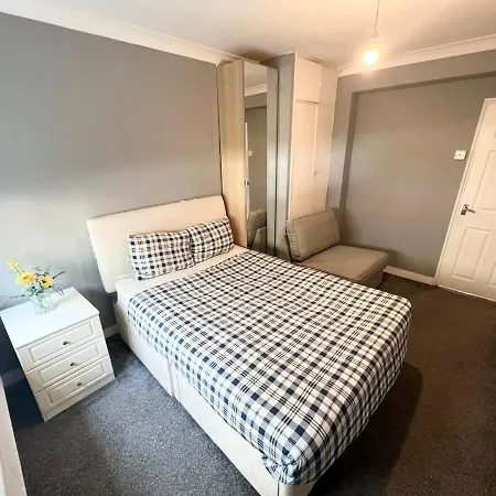 Aprt 10mins Walk From The Shard! Apartamento
