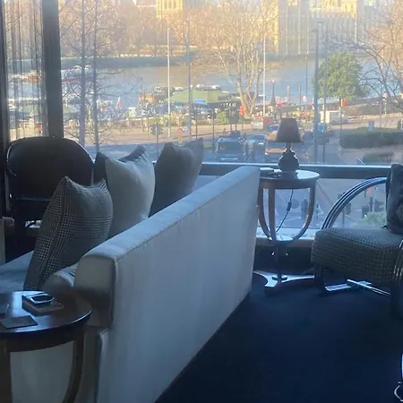 아파트 Luxury Designer River View Of Parliament Westminster Big Ben. 런던