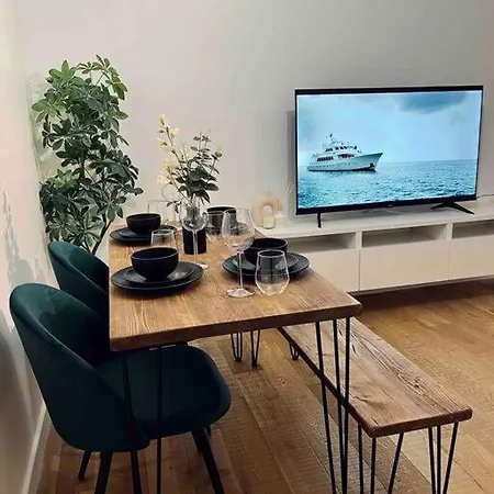 Apartment Lovely 1 Bed, Northolt Station Northolt (Greater London)