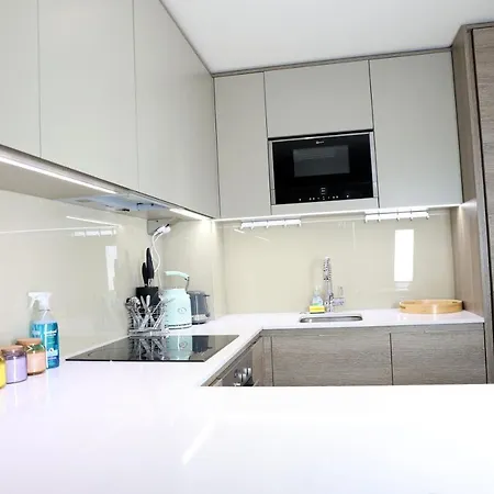 In Colindale, London Appartement *