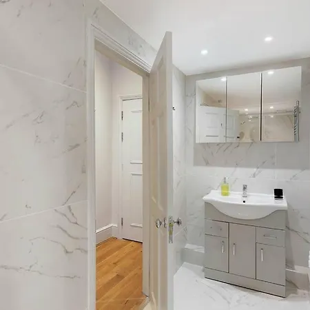 Lovely Chelsea Apartment