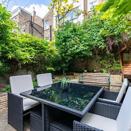 Specious Bright Flat With Garden In * London