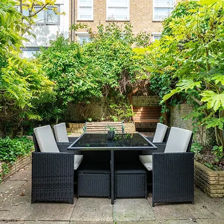Specious Bright Flat With Garden In London