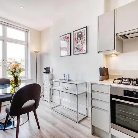 Holiday home Elegant 1 Bed Apartment- Hampstead Village