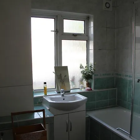 Heaven Queen Bedroom * Edgware