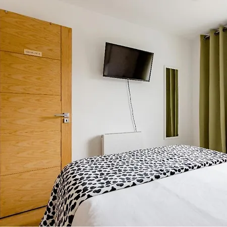 Charlotte Double Homestay *