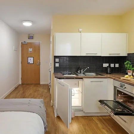 Zeni Studio, The Hub Vauxhall Apartment