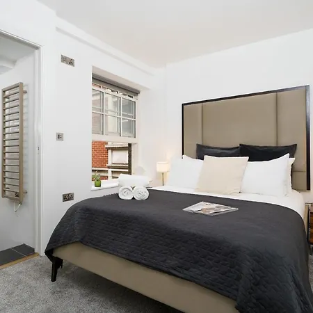 Aircon 2 Bedr, 3 Beds, 2 Bath Covent Garden, Subway