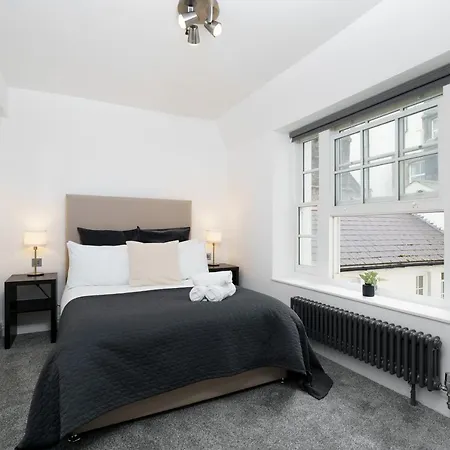 Aircon 2 Bedr, 3 Beds, 2 Bath Covent Garden, Subway Londra
