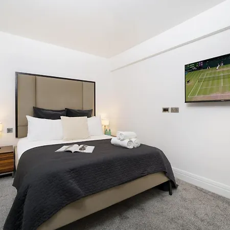 Aircon 2 Bedr, 3 Beds, 2 Bath Covent Garden, Subway