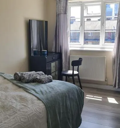 Stylish & Cozy 2-bedroom Flat In Hoxton & Shoreditch Londra