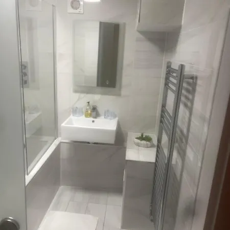 2 Bedroom In Stoke Newington *