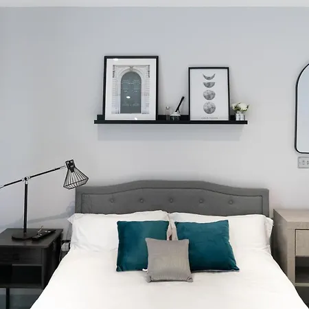 Luxury 5bd Guest house