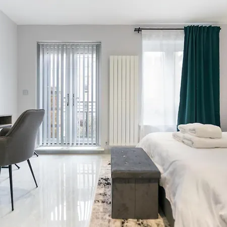 Luxury 5bd Guest house London