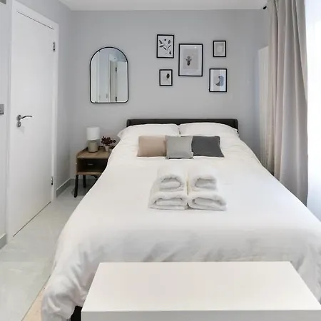 Luxury 5bd Guest house