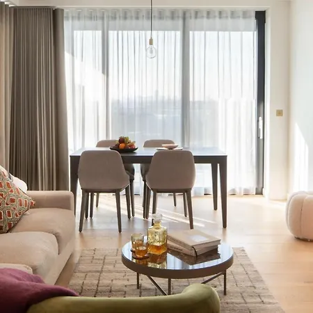 Modern At Enclave Located In Central Apartment