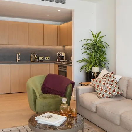 Modern At Enclave Located In Central Apartment