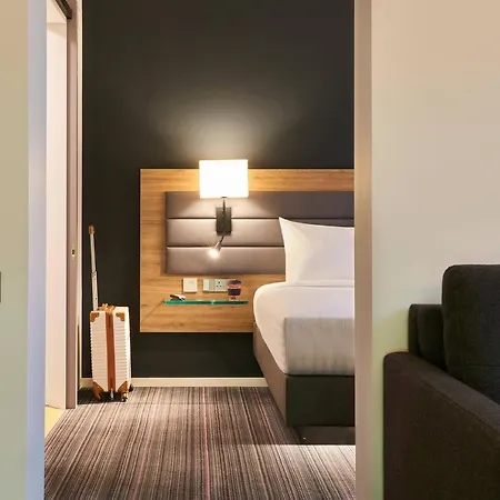Moxy Excel Hotel