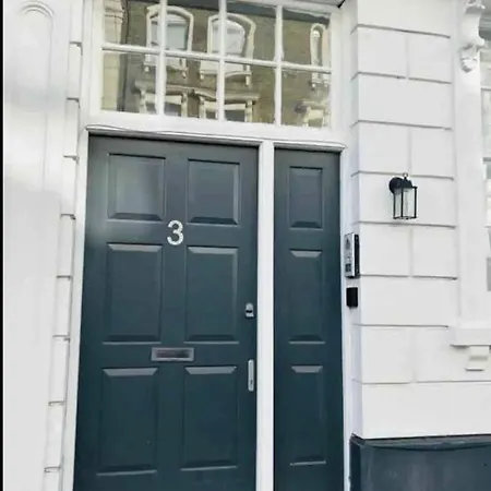 Gorgeous Split Level Belsize Park *