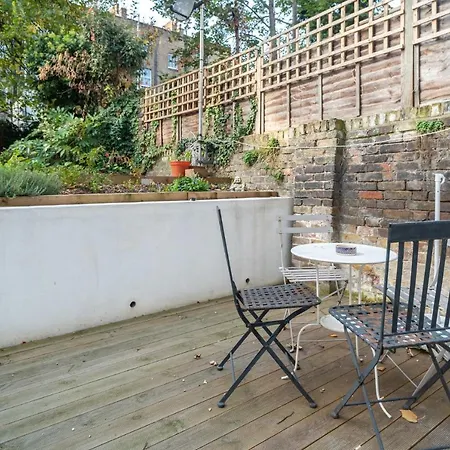 Spacious 2 Bedroom In Camden