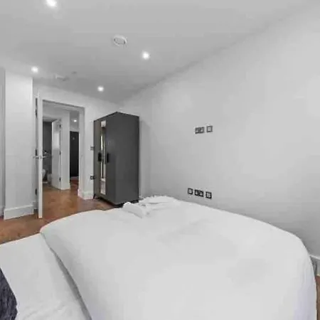 Apartment Cozy Flat Near Eye/ Victoria / Vauxhall