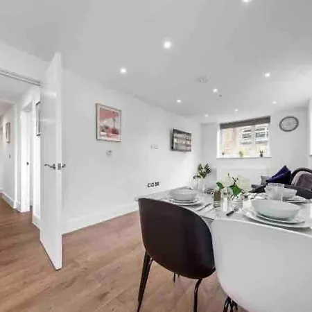 Cozy Flat Near Eye/ Victoria / Vauxhall * London