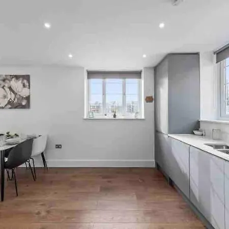 Cozy Flat Near Eye/ Victoria / Vauxhall