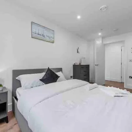 Cozy Flat Near Eye/ Victoria / Vauxhall * London
