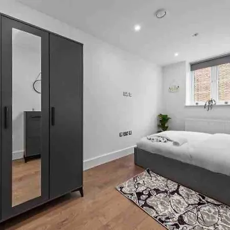 Cozy Flat Near Eye/ Victoria / Vauxhall