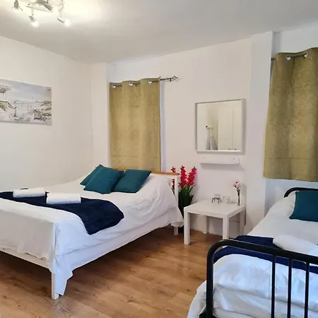 Lovely Private Near Central * London