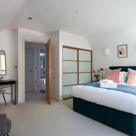 Apartment Hammersmith Mews By Viridian London