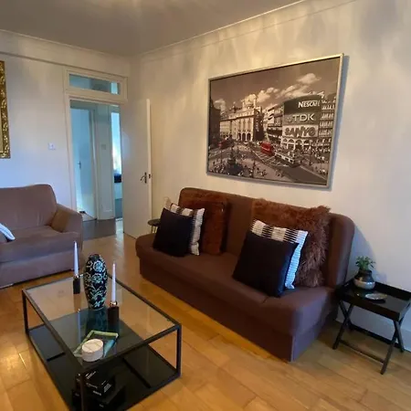 Camberwell Central: 2-bedroom Flat With Excellent Connections *