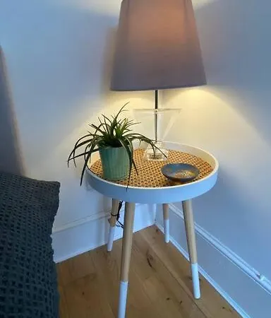 2 Bedroom Flat In Camberwell - Location With Excellent Connections To Tourist Attractions And Main Airports